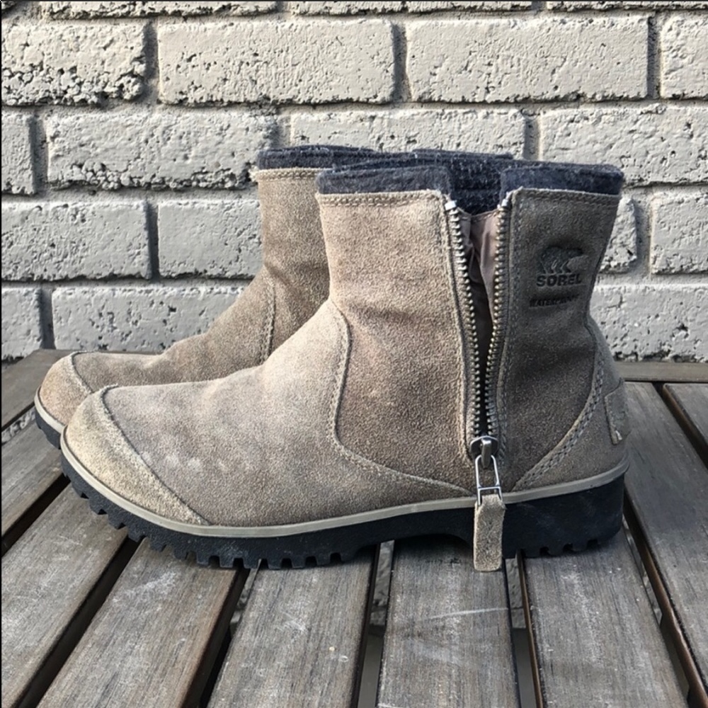 Sorel Waterproof Zip Boots Size 7
